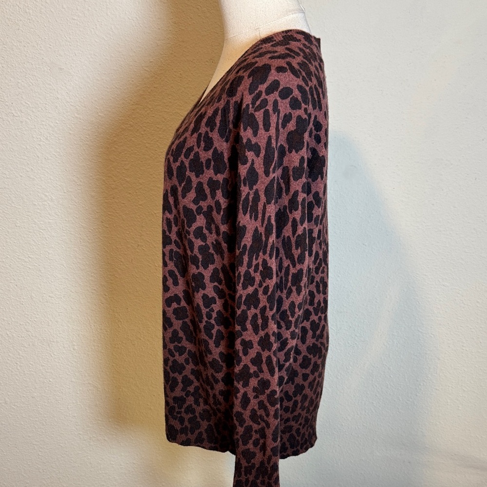 27 Miles V-Neck Cashmere Leopard Print Sweater size Large - Picture 3 of 12